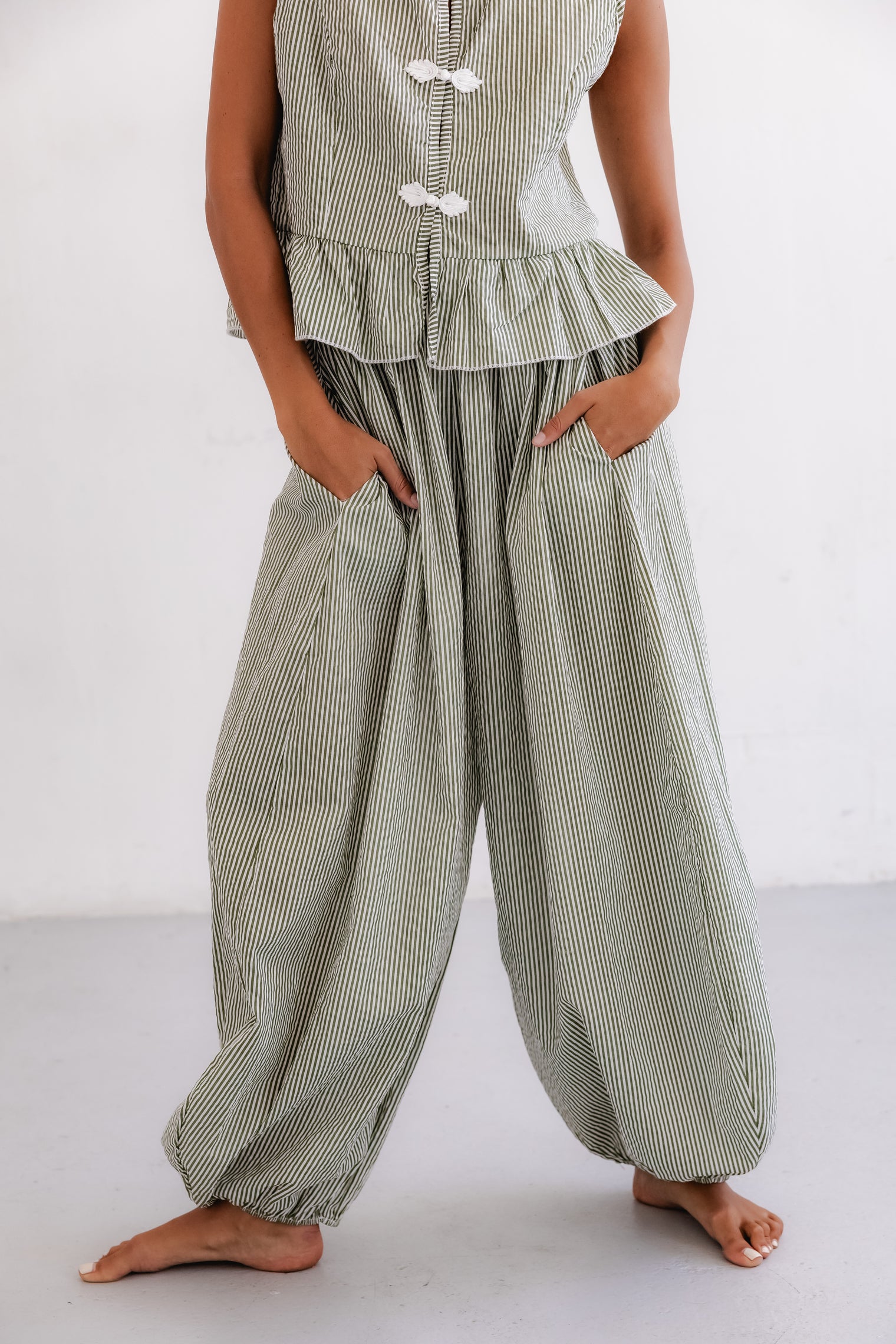 CONJUNTO ADRAGA